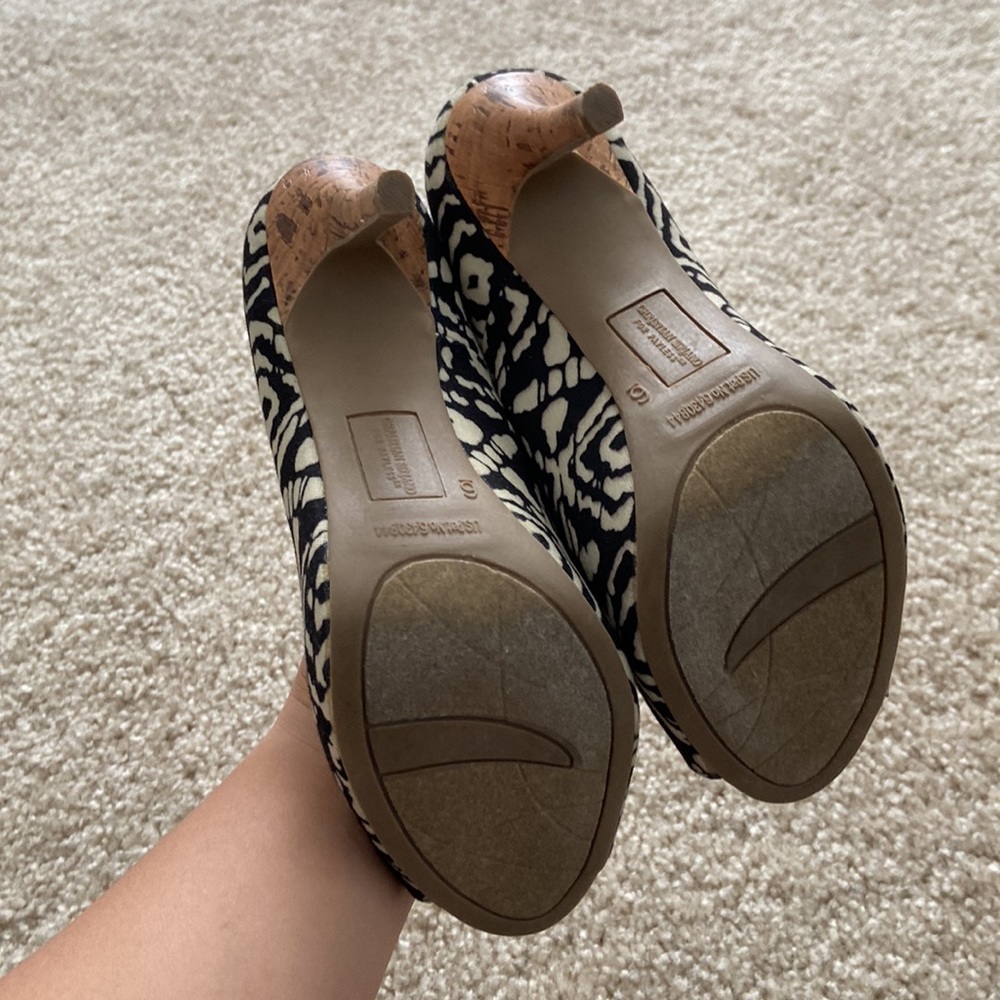 Christian Siriano Black and White Patterned Cork Heel Peep-Toe Pumps - Picture 3 of 3